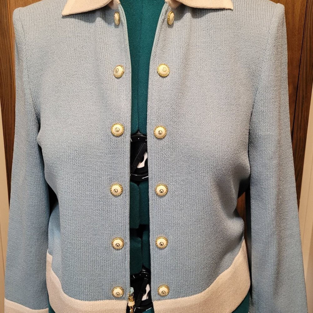 St. John By Marie Gray Collection Santana Knit Light Blue with Cream Trim Size 6